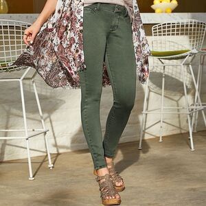 ☔️💛Maurices Olive Green Repreve Skinny Leg Pants Medium